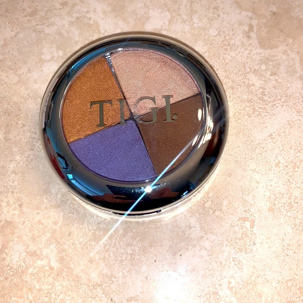 TIGI Posh High Density Quad EyeShadow New In Box